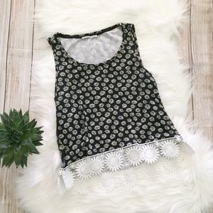 Topshow | Daisy Print Crop Top
